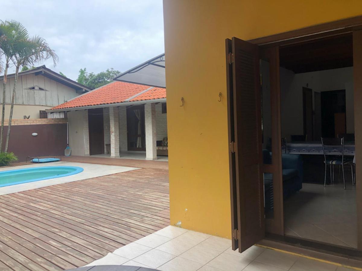 Linda Casa Com Piscina Em Bombinhas, Espaco Inteiro Dış mekan fotoğraf