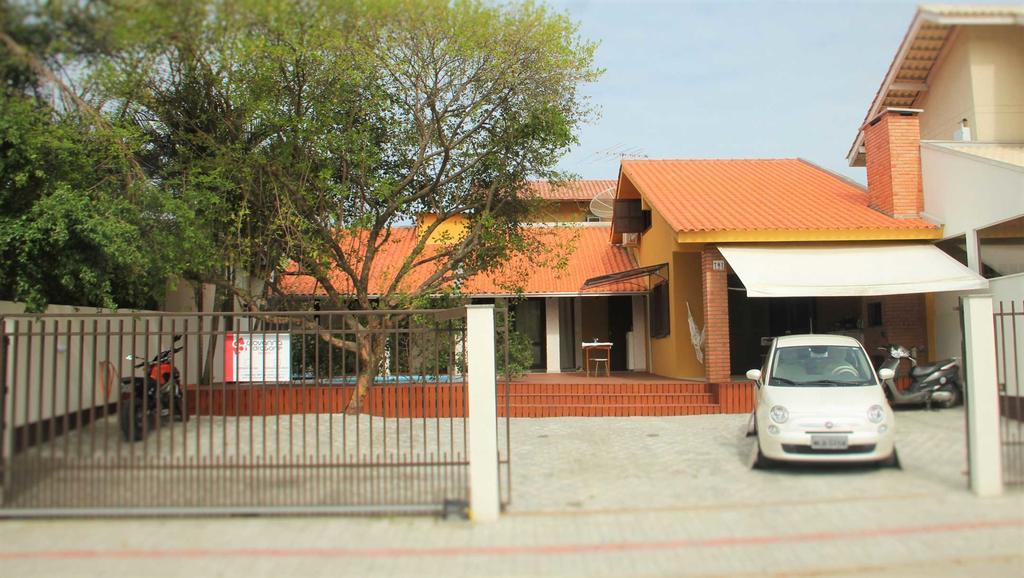 Linda Casa Com Piscina Em Bombinhas, Espaco Inteiro Dış mekan fotoğraf